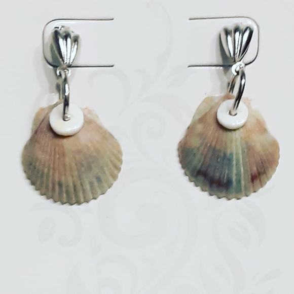 Earrings - Picture 1 of 1